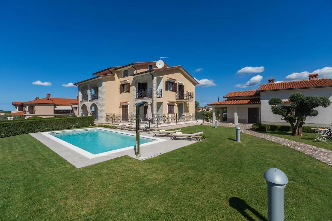 Apartment Mihael With Pool And Beautiful Garden Vižinada