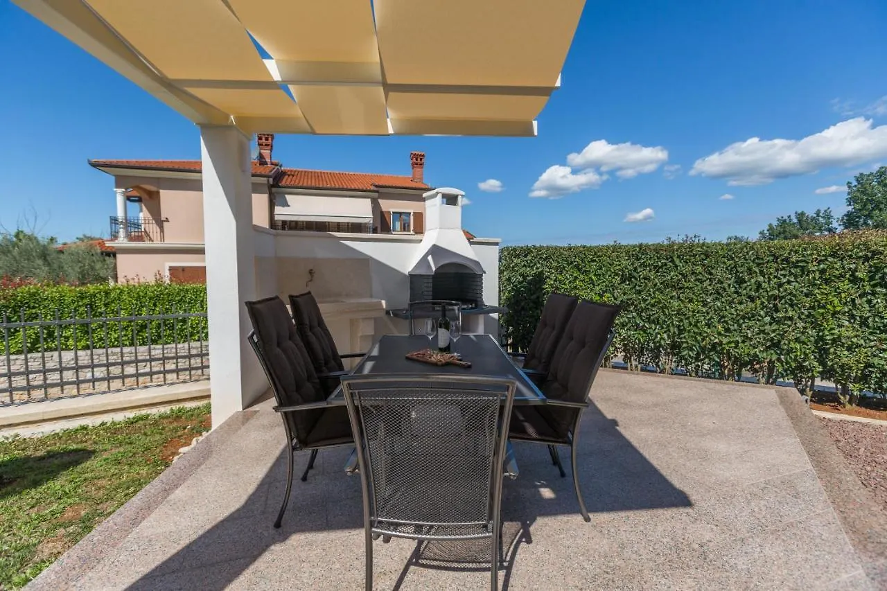 Apartment Mihael With Pool And Beautiful Garden Vižinada