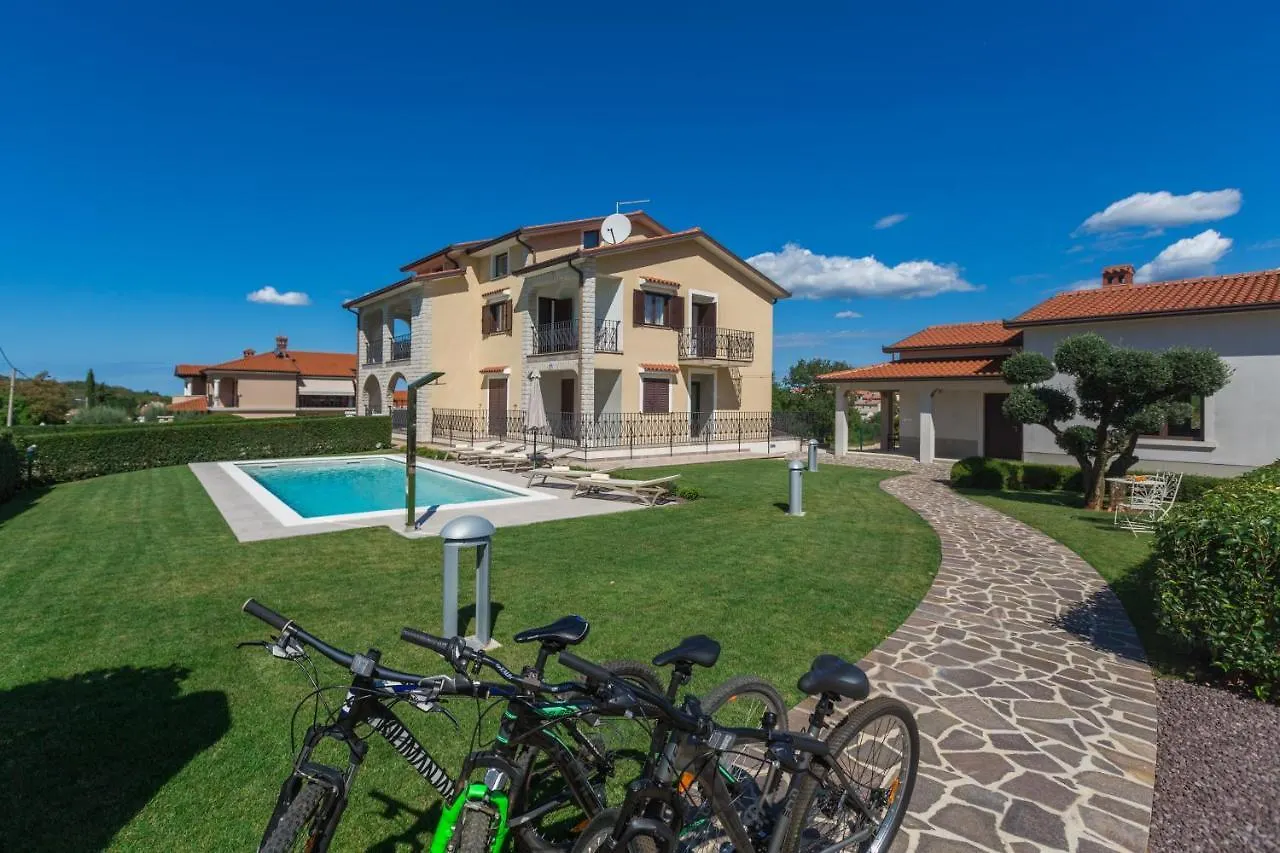 Apartment Mihael With Pool And Beautiful Garden Vizinada 0*,