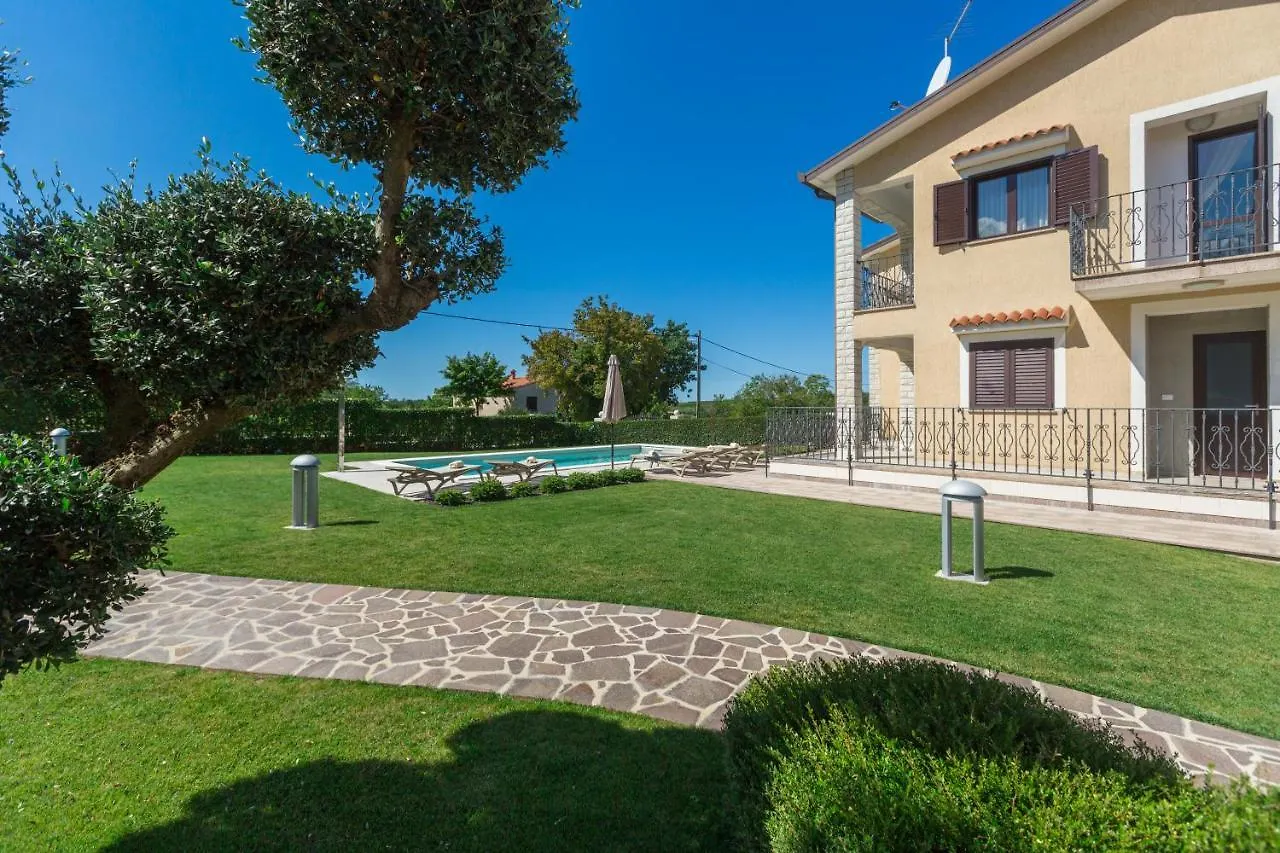 Apartment Mihael With Pool And Beautiful Garden Vizinada