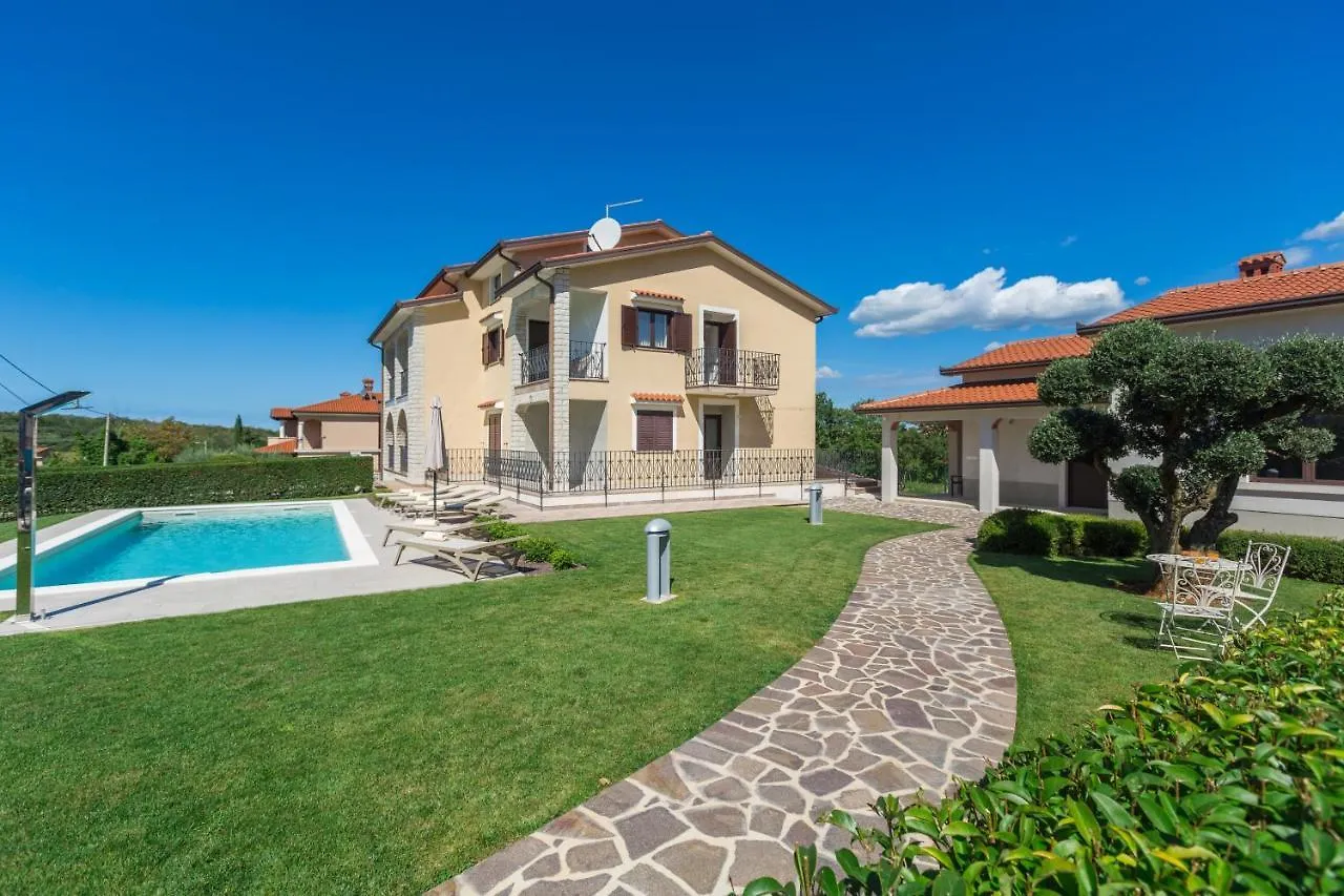 Apartment Mihael With Pool And Beautiful Garden Vizinada Croatia