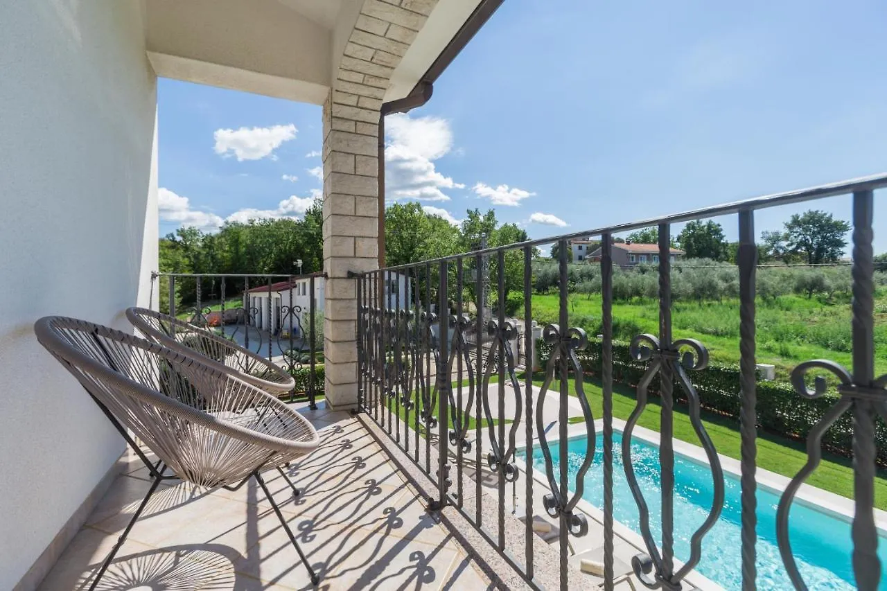 Apartment Mihael With Pool And Beautiful Garden Vizinada