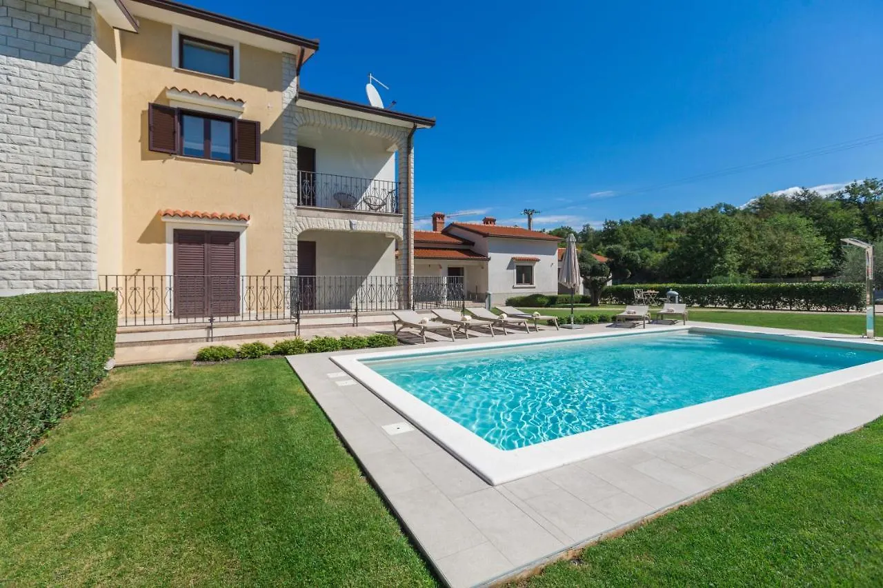 Apartment Mihael With Pool And Beautiful Garden Vizinada