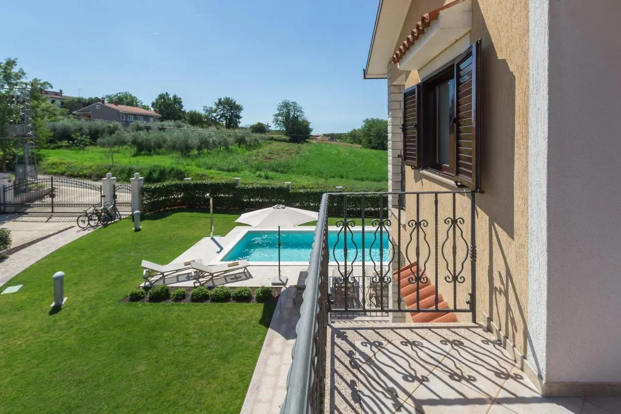 Apartment Mihael With Pool And Beautiful Garden Vizinada Croatia